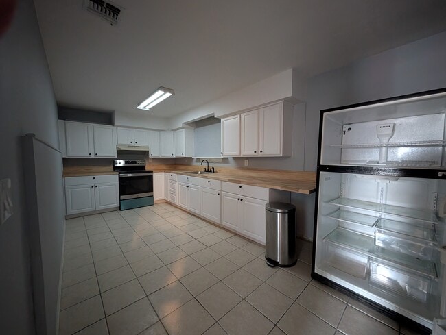 1806 Deer Pk Ave, Unit 1806- Rear Unit in Deer Park, NY - Building Photo - Building Photo