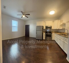 401 E Ebony Ave in McAllen, TX - Building Photo - Building Photo