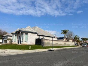 3708 Rock Meadow Ct in Bakersfield, CA - Building Photo - Building Photo