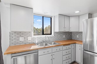 355 Elm St N in Twin Falls, ID - Building Photo - Building Photo