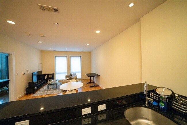 10 Manor St in Boston, MA - Building Photo - Building Photo