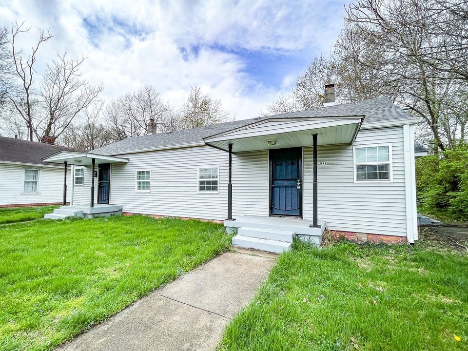 2846-2846 Dr Andrew J Brown Ave in Indianapolis, IN - Building Photo