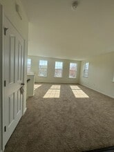 1 Creekside Wy in Burlington, NJ - Building Photo - Building Photo