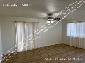 1633 Valmor Ct in Oakdale, CA - Foto de edificio - Building Photo