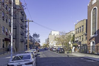 2090 Arthur Ave in Bronx, NY - Building Photo - Building Photo