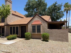 8111 W Wacker Rd in Peoria, AZ - Building Photo - Building Photo