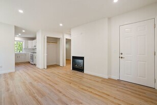 3382 Rockview Pl in San Luis Obispo, CA - Building Photo