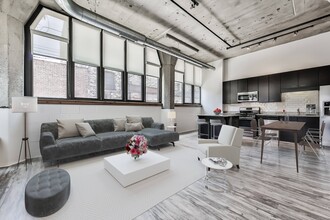 Circa 922 in Chicago, IL - Building Photo - Building Photo
