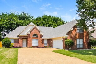 2346 Kindlewood Dr in Southaven, MS - Building Photo