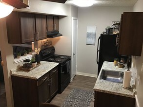 Rustic Woods in Tulsa, OK - Foto de edificio - Building Photo