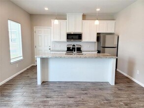 5801 Sandpiper Ave, Unit 4 in Palmhurst, TX - Building Photo - Building Photo