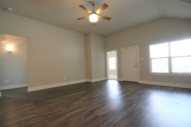 209 Stewart Bend Ct in Azle, TX - Building Photo - Building Photo