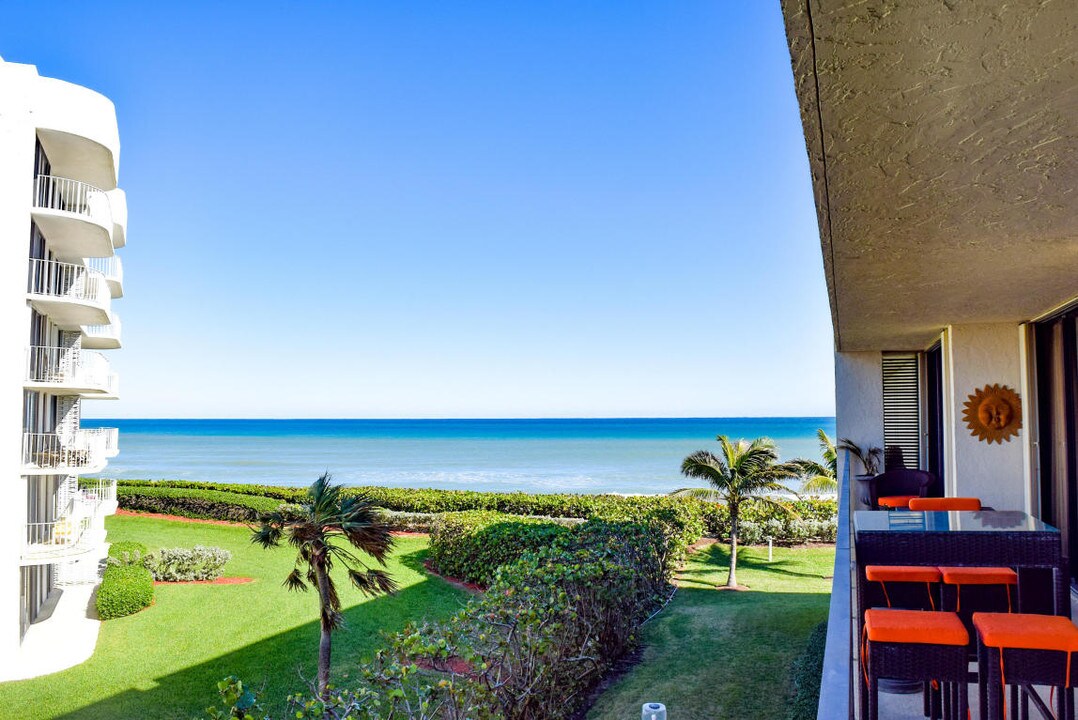3390 S Ocean Blvd-Unit -305 in Palm Beach, FL - Building Photo