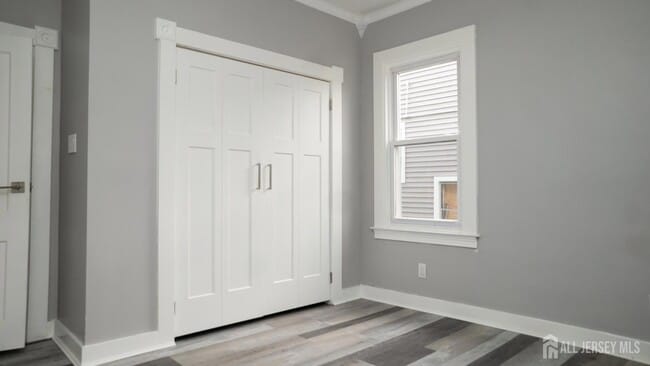 65 Poe Ave in Newark, NJ - Foto de edificio - Building Photo