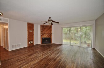83 Marabou Pl in The Woodlands, TX - Building Photo - Building Photo
