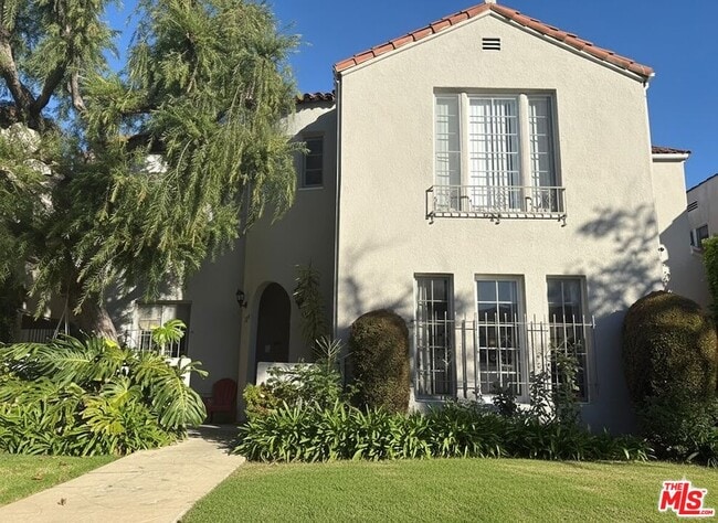 property at 124 N Mansfield Ave