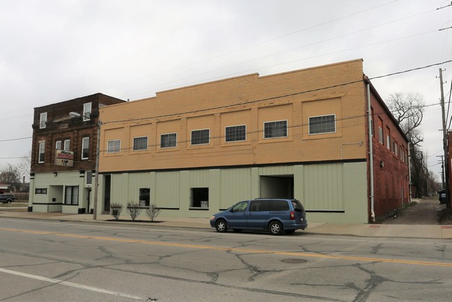 3015 Pearl Ave in Lorain, OH - Building Photo - Primary Photo