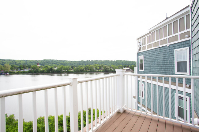 Captains Lookout in Cohoes, NY - Building Photo - Building Photo