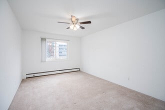 3701 West Lake St. in Minneapolis, MN - Building Photo - Interior Photo