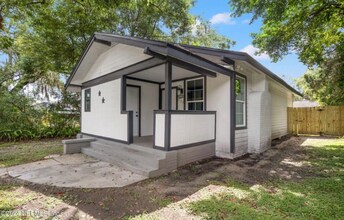922 Glencarin St in Jacksonville, FL - Building Photo - Building Photo