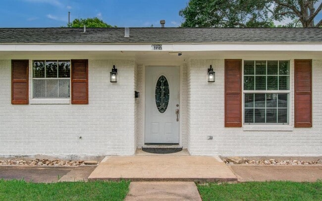 1722 Front St in Columbus, TX - Building Photo - Building Photo