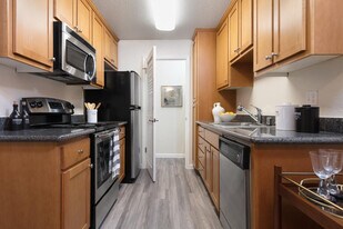 1000 Escalon Ave, Unit SI ID1256867P in Sunnyvale, CA - Building Photo