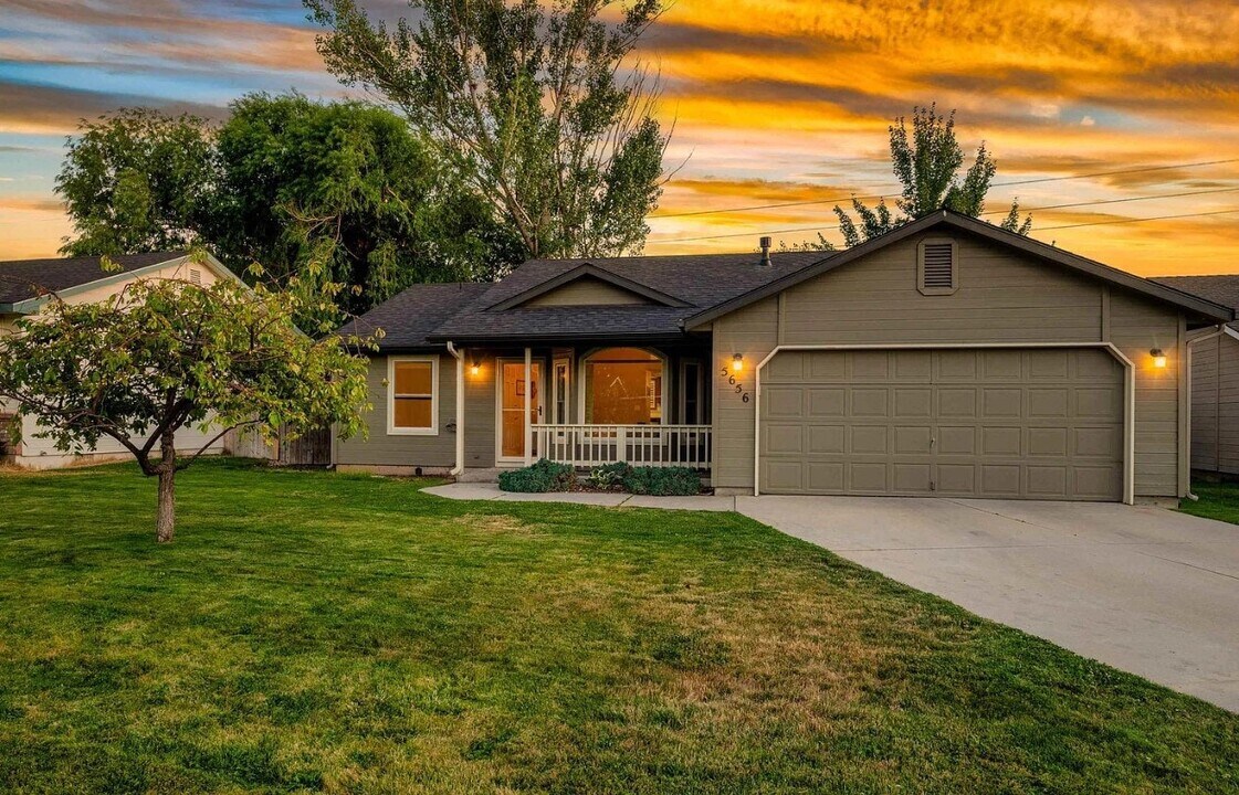 5656 S Onaga Pl in Boise, ID - Building Photo