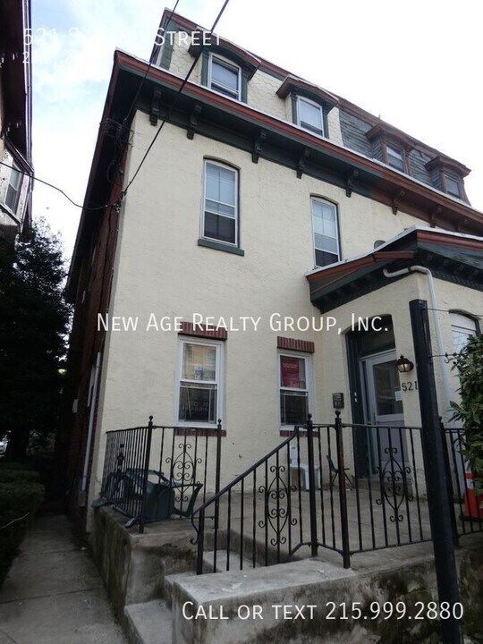 521 S 42nd St in Philadelphia, PA - Building Photo