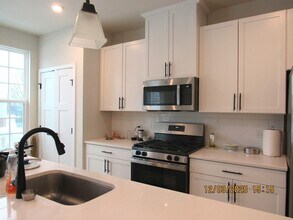 155 Canterbury Way in Lake Zurich, IL - Building Photo - Building Photo