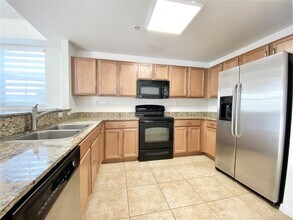 8899 NW 107th Ct, Unit 208 in Doral, FL - Building Photo - Building Photo