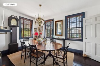 34 Howard St in Sag Harbor, NY - Building Photo - Building Photo