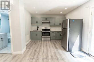 27 Austen Ln in Barrie, ON - Building Photo - Building Photo