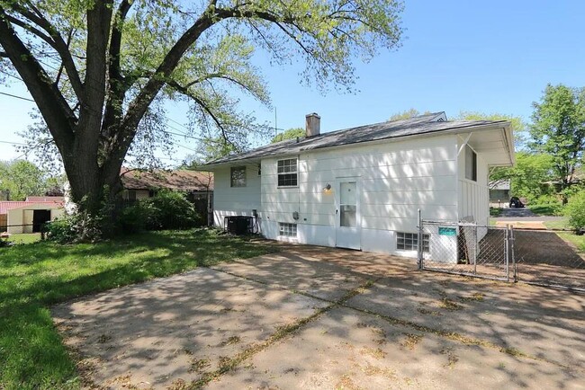 224 Roderick Dr in St. Louis, MO - Building Photo - Building Photo