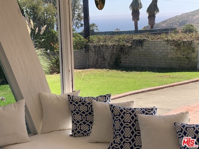 29151 Cliffside Dr in Malibu, CA - Building Photo - Building Photo