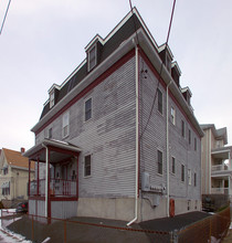 824 Walnut St in Fall River, MA - Foto de edificio - Building Photo