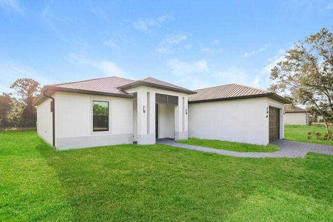 6129 Higgins Ave in Ft. Myers, FL - Building Photo - Building Photo