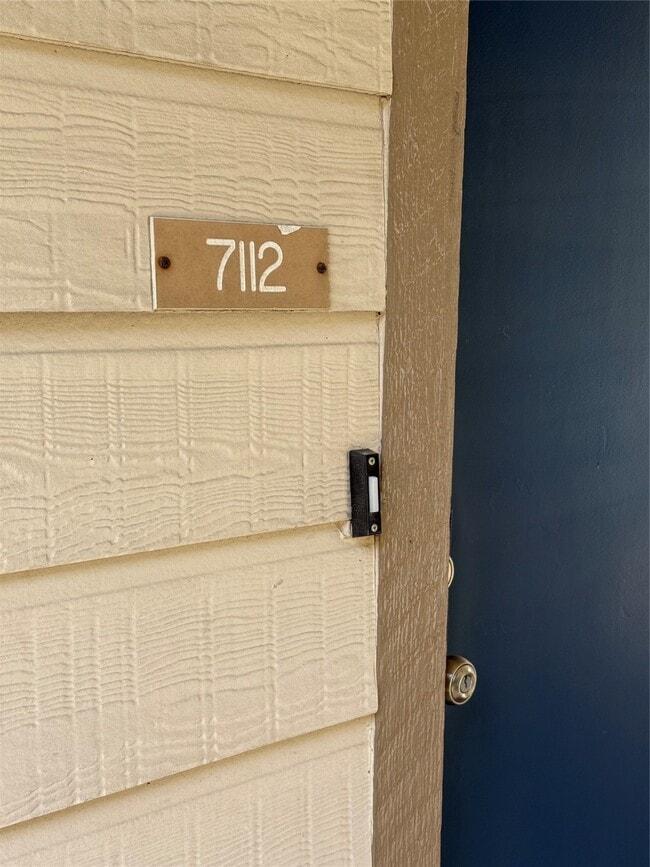 property at 7112 N Holiday Dr