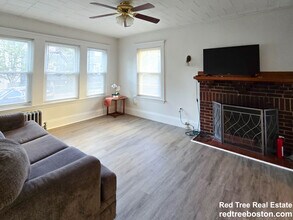 63 Pinckney St, Unit 1 in Somerville, MA - Building Photo - Building Photo