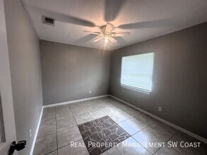 774 Holmes Ave in Lehigh Acres, FL - Building Photo - Building Photo