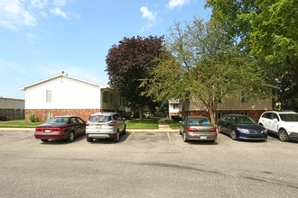Brookfield Apartments in Flint, MI - Building Photo - Building Photo