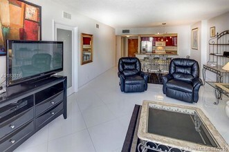 2301 Collins Ave-Unit -1403 in Miami Beach, FL - Building Photo - Building Photo