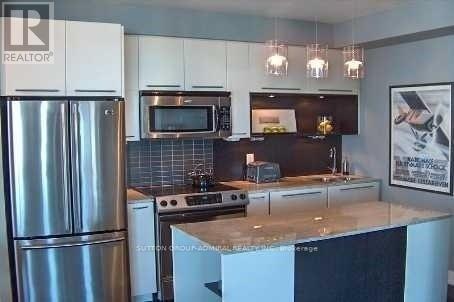 21 Carlton St. in Toronto, ON - Building Photo - Building Photo