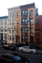 827 Garden St in Hoboken, NJ - Building Photo - Building Photo