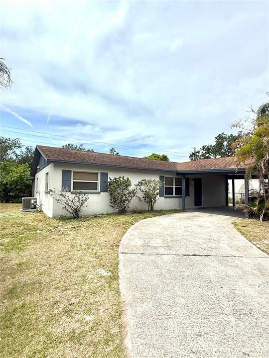 3009 Mccloud Cir in Sarasota, FL - Building Photo