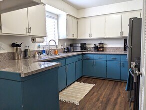 1634 W 104th St, Unit A in Los Angeles, CA - Building Photo - Building Photo