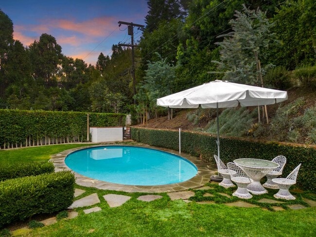 163 Acari Dr in Los Angeles, CA - Foto de edificio - Building Photo