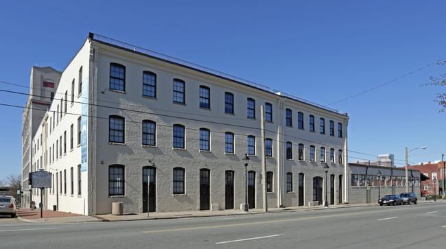 Lofts and Upper Lofts at Canal Walk III in Richmond, VA - Building Photo - Building Photo