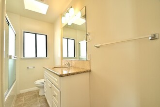 201 N Lucia Ave in Redondo Beach, CA - Building Photo - Building Photo