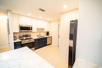 1867 Windsor Dr in North Palm Beach, FL - Building Photo - Building Photo