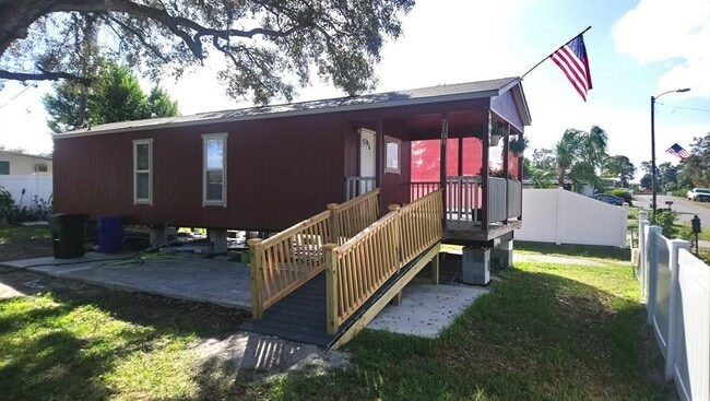 property at 2108 Roselawn Dr